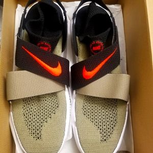 Nike Free RN Motion Sneakers